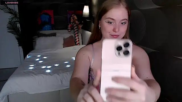 Kate Moan online show from 3, 12, 2025