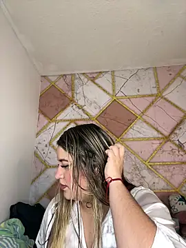 Amira Malia online show from 5, 4, 2026