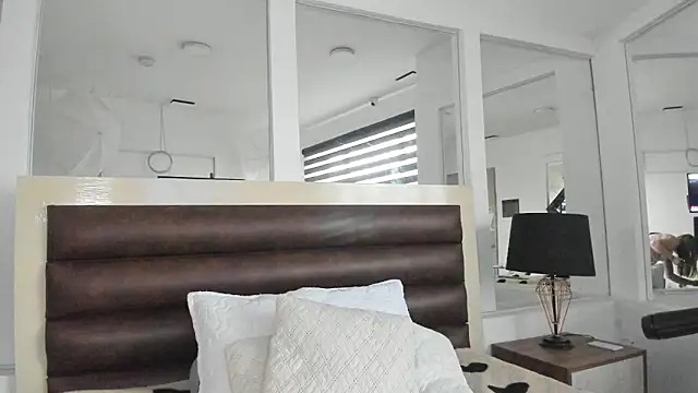 LaurenSpitz online show from 11, 2, 2026