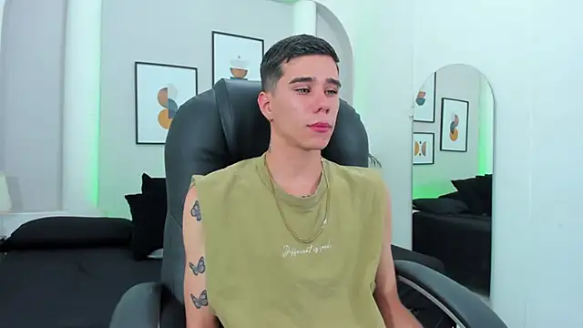 Gabo white1 online show from 2, 12, 2025