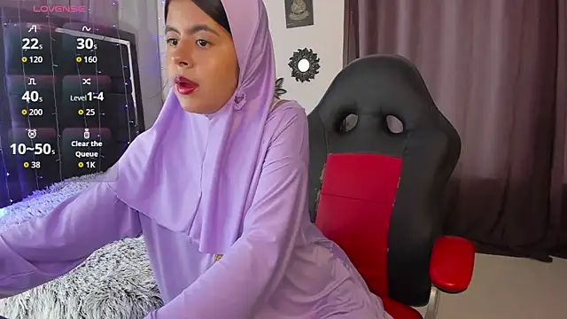 NaylaAbadi online show from 18, 11, 2025