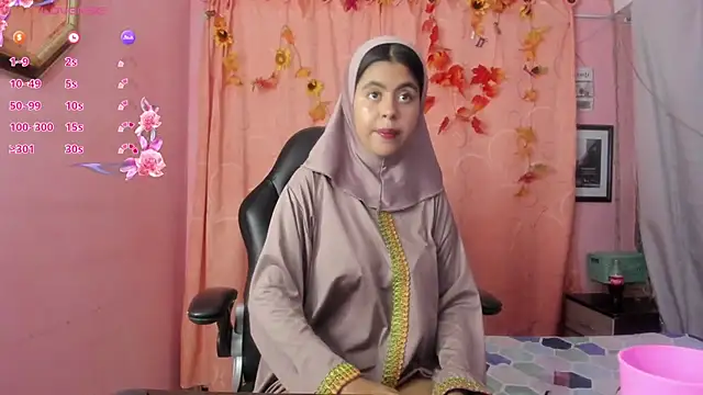 NaylaAbadi online show from 10, 2, 2026