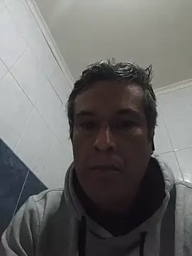Snapshot of Riki121274 chatting on 5, 8, 2026 Riki121274 online show from 5, 8, 2026