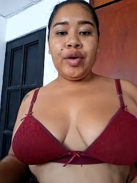 Snapshot of Sarahy- chatting on 18, 5, 2026 Sarahy- online show from 18, 5, 2026