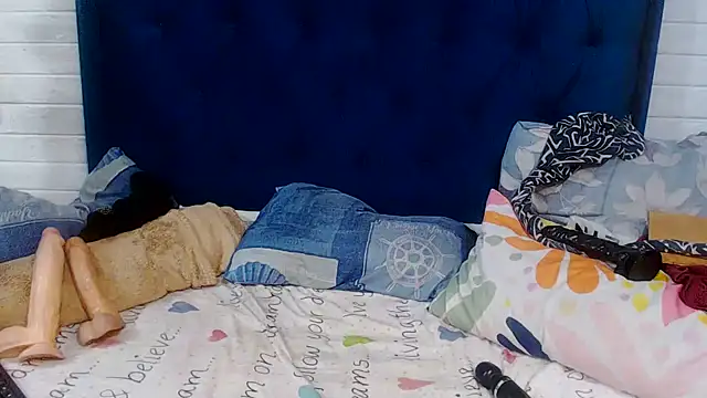 DarkCherryx online show from 11, 2, 2026