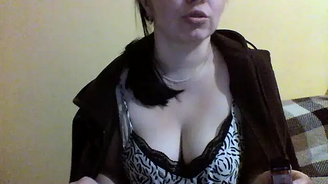 Vitalina282128 online show from 4, 2, 2026