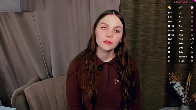 Snapshot of BelvaCaimi chatting on 12, 11, 2025 BelvaCaimi online show from 12, 11, 2025