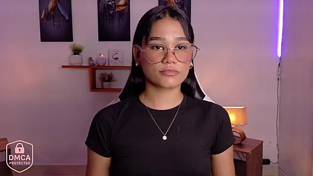 Luna sofia 1110 online show from 11, 11, 2025