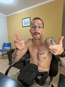Lucasjandre online show from 3, 5, 2026