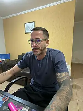 Snapshot of Lucasjandre chatting on 3, 8, 2026 Lucasjandre online show from 3, 8, 2026