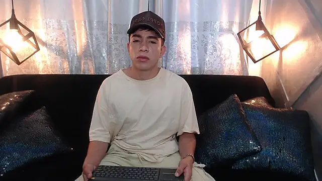 Aaron foxx1 online show from 13, 11, 2025