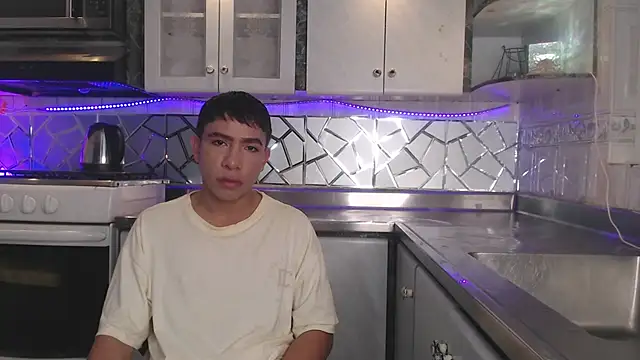 Aaron foxx1 online show from 5, 12, 2025