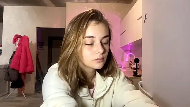 GeralynChiszar online show from 19, 11, 2025