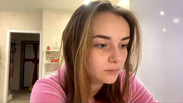 GeralynChiszar online show from 16, 12, 2025