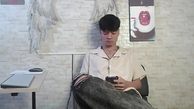 axel milo kairo and noa online show from 25, 2, 2026