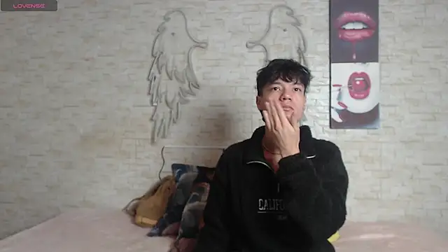 axel milo kairo and noa online show from 17, 12, 2025