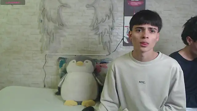 axel milo kairo and noa online show from 13, 1, 2026