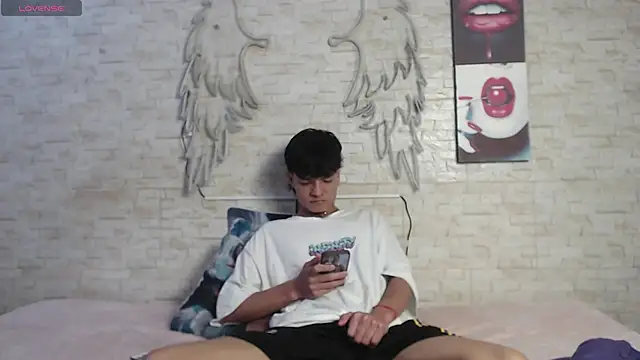 axel milo kairo and noa online show from 7, 3, 2026