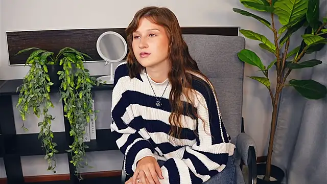 YeeVella online show from 11, 11, 2025