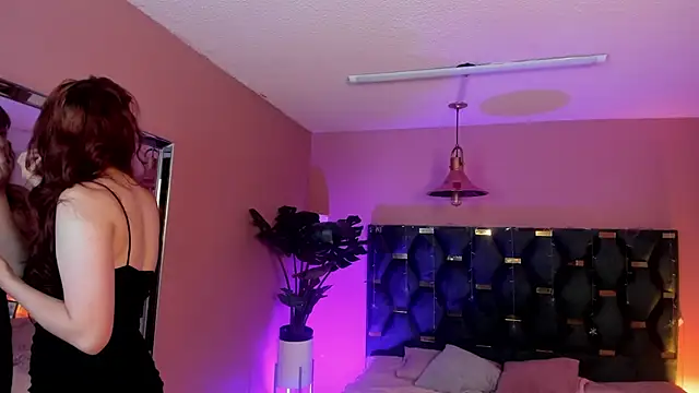 Velvet Dreamss online show from 6, 7, 2026
