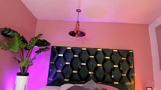 Velvet Dreamss online show from 28, 4, 2026