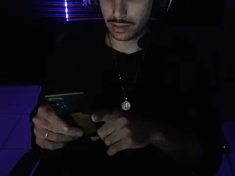 Snapshot of ExItEdErabbtis chatting on 14, 11, 2025 ExItEdErabbtis online show from 14, 11, 2025