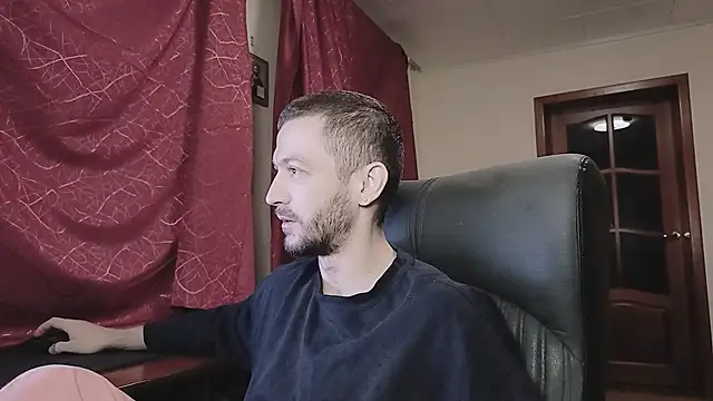 Snapshot of 333Alone_in_theDark777 chatting on 18, 11, 2025 333Alone in theDark777 online show from 18, 11, 2025