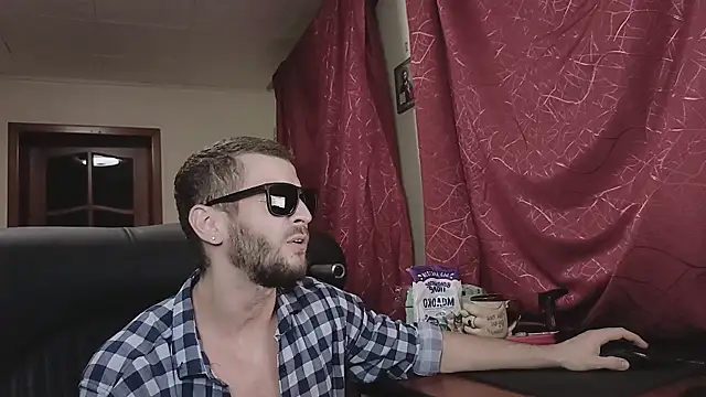 Snapshot of 333Alone_in_theDark777 chatting on 27, 11, 2025 333Alone in theDark777 online show from 27, 11, 2025