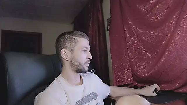 Snapshot of 333Alone_in_theDark777 chatting on 20, 11, 2025 333Alone in theDark777 online show from 20, 11, 2025