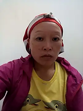 Snapshot of girl-hot2x chatting on 15, 11, 2025 girl-hot2x online show from 15, 11, 2025