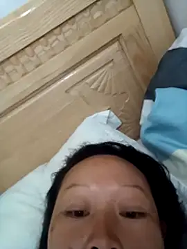 Snapshot of girl-hot2x chatting on 24, 11, 2025 girl-hot2x online show from 24, 11, 2025