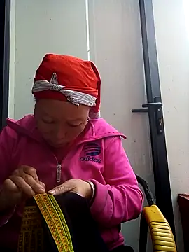 Snapshot of girl-hot2x chatting on 18, 11, 2025 girl-hot2x online show from 18, 11, 2025