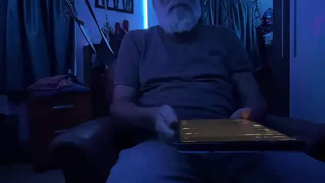 LeatherSdaddy online show from 4, 4, 2026