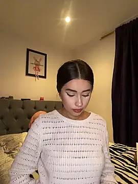 lauren clauz online show from 9, 2, 2026