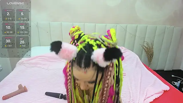 Lina Moony online show from 19, 12, 2025