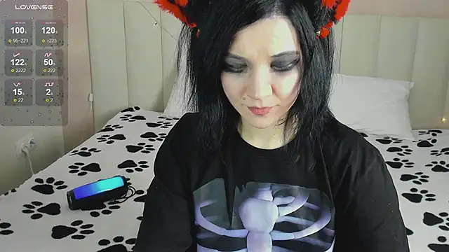 Lina Moony online show from 5, 2, 2026