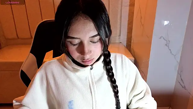 Juliana Tx online show from 21, 11, 2025