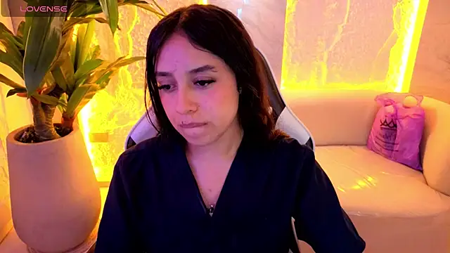 Juliana Tx online show from 6, 3, 2026