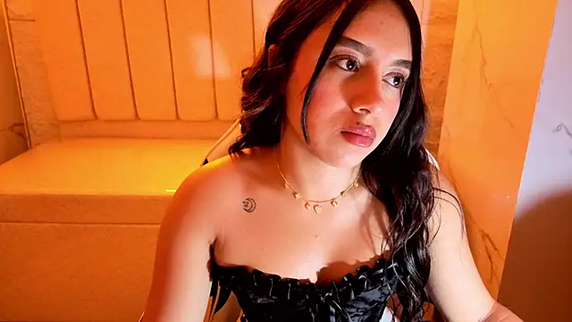 Juliana Tx online show from 5, 12, 2025