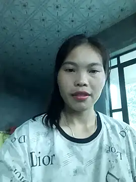 Snapshot of chim-yen chatting on 11, 11, 2025 chim-yen online show from 11, 11, 2025