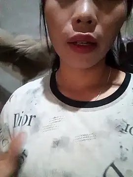 Snapshot of chim-yen chatting on 17, 11, 2025 chim-yen online show from 17, 11, 2025