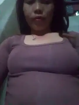 Snapshot of chim-yen chatting on 13, 11, 2025 chim-yen online show from 13, 11, 2025