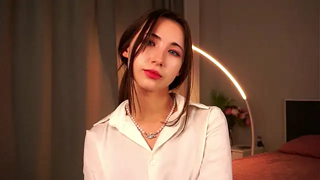 Snapshot of NanceeWestaway chatting on 18, 11, 2025 NanceeWestaway online show from 18, 11, 2025