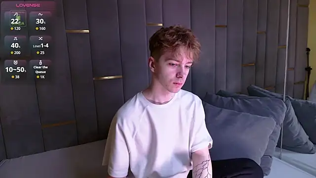 Snapshot of Paul_Holt chatting on 26, 11, 2025 Paul Holt online show from 26, 11, 2025