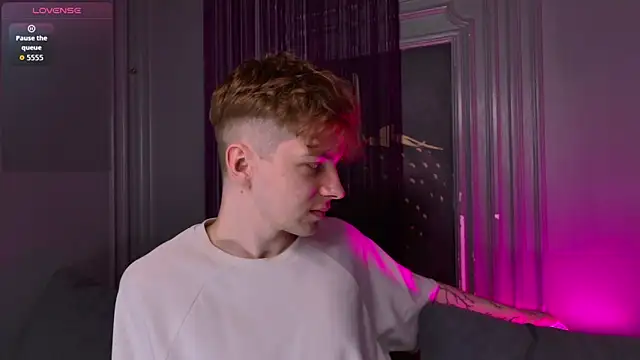 Snapshot of Paul_Holt chatting on 18, 11, 2025 Paul Holt online show from 18, 11, 2025