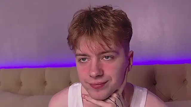 Snapshot of Paul_Holt chatting on 16, 11, 2025 Paul Holt online show from 16, 11, 2025