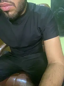 hotyyyyjonny online show from 15, 4, 2026