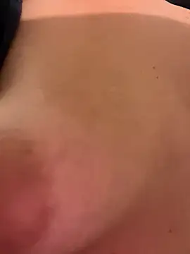 Snapshot of Lauraxy chatting on 11, 11, 2025 Lauraxy online show from 11, 11, 2025