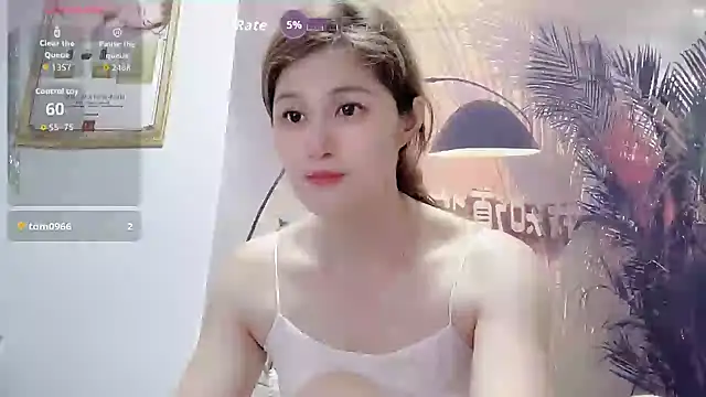 Snapshot of Summer-C chatting on 9, 7, 2026 Summer-C online show from 9, 7, 2026
