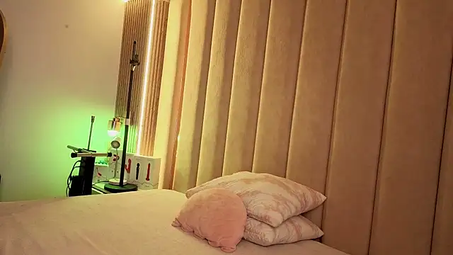 Iamnyxy online show from 6, 4, 2026